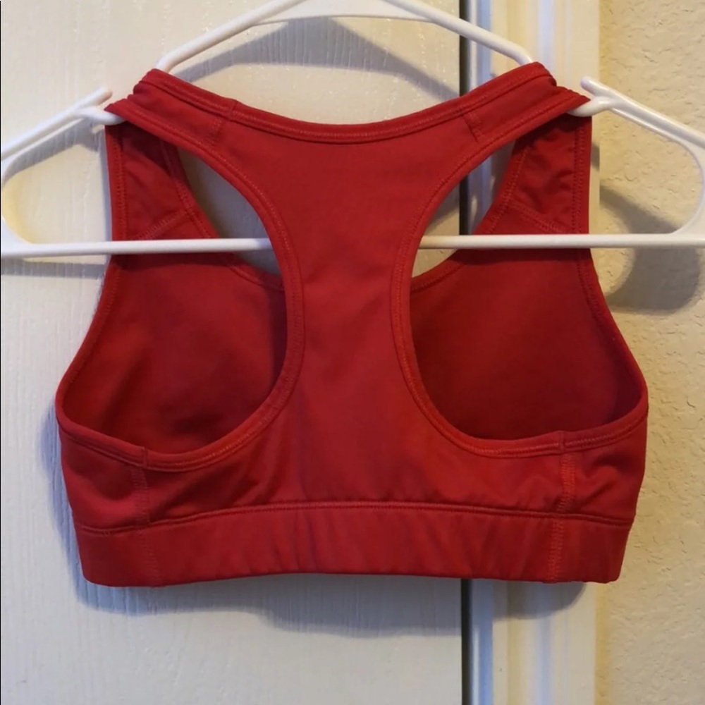 nike sports bra - Picture 2 of 3